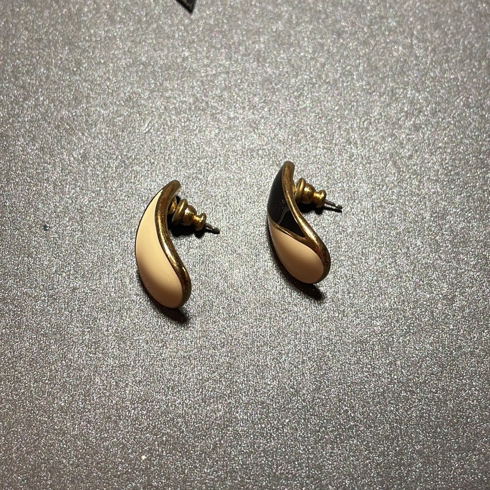 7 for $20 Vintage Pierced Earrings - Picture 3 of 6